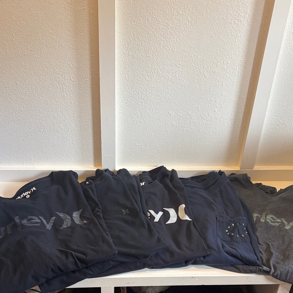 Hurley Men’s Black/ Dark Blue Graphic Tee Set